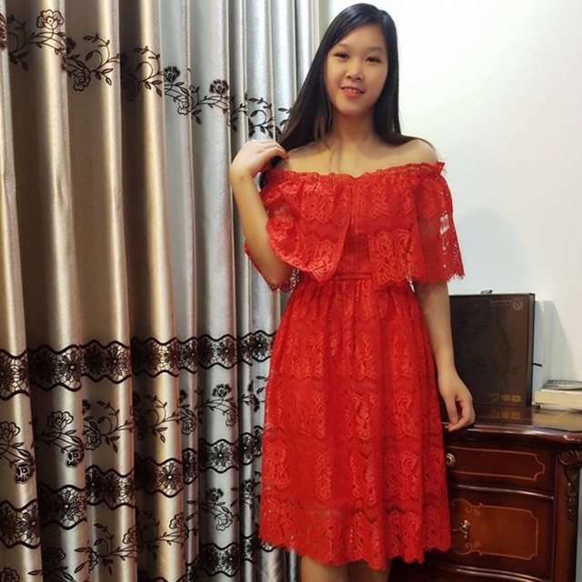 Đầm ren xoè và body. #TháiVyfashion thường xuyên cập nhật các mẫu mới nhất phục vụ Tết 2018