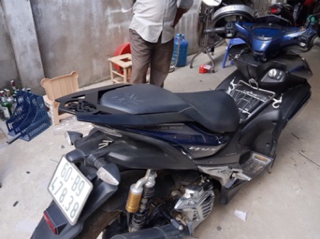 Tay dắt logo Yamaha bằng thép 6 li bản ngắn Trung gắn NVX V1 Không Gân chịu lực