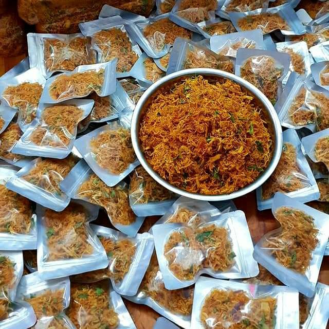10 gói khô gà lá chanh loại 100gr tiện dụng