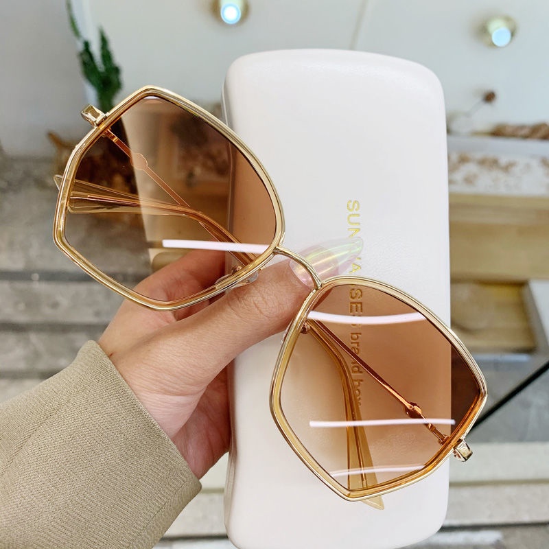 Kính mát nữ gọng lớn chống tia UV
