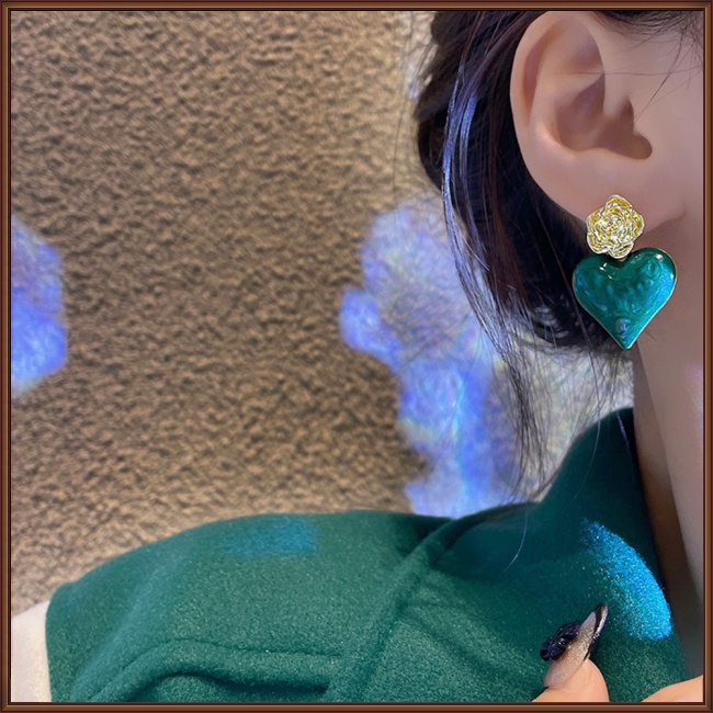 Đôi Khuyên Tai Hình Trái Tim Đính Hoa Hồng Thanh Lịch Dành Cho Nữ