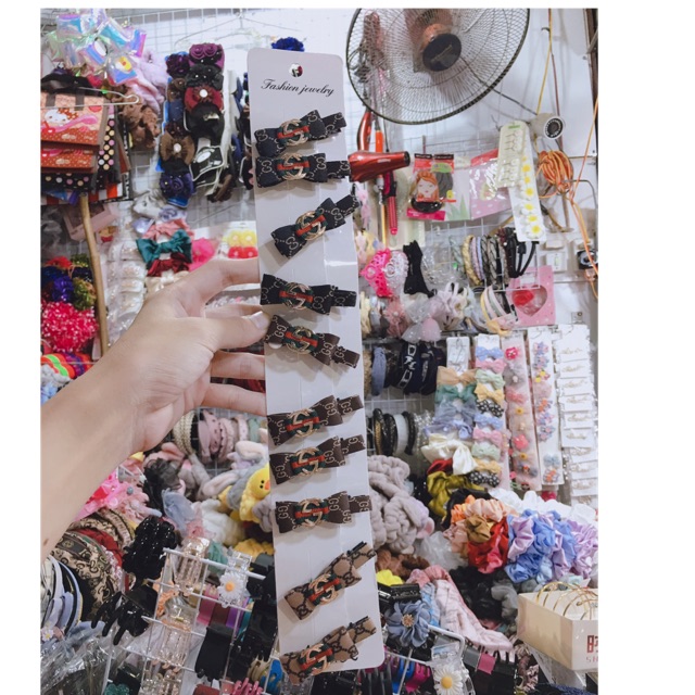 Cặp tóc sang chảnh