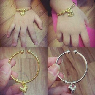 Lắc tay bạc con gà cho bé