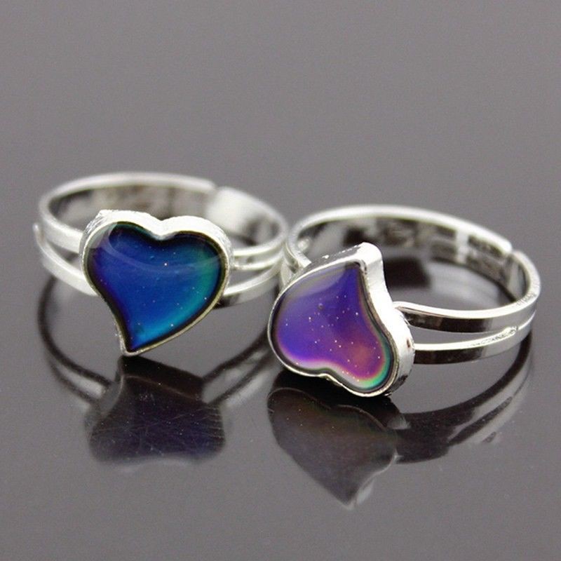 Nhẫn đeo ngón tay mặt hình trái tim thay đổi màu theo tâm trạng