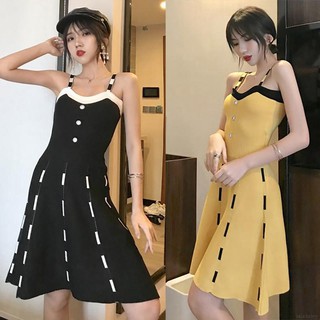 Đầm dệt kim sát nách hoạ tiết kẻ sọc phối nút thiết kế dáng chữ A nữ tính