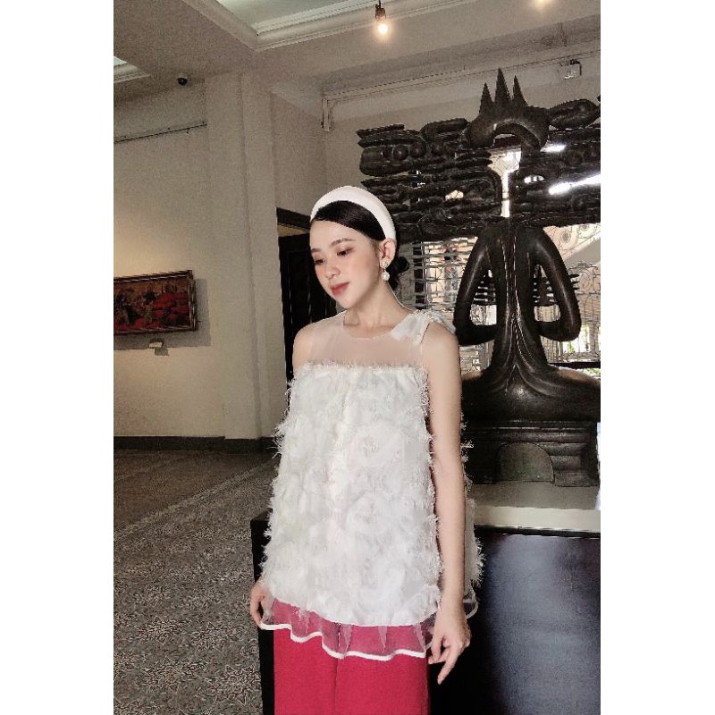 ÁO TRẮNG PHỐI ĐÔ LƯỚI TRẮNG