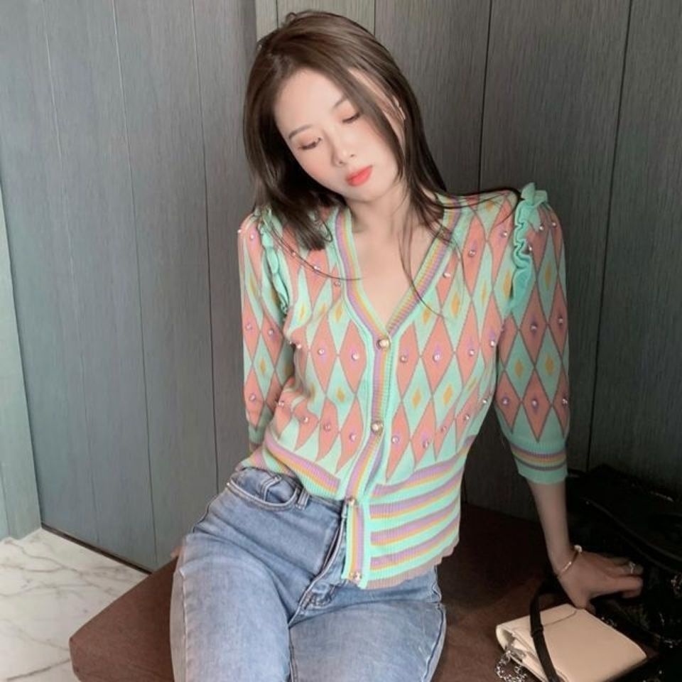 Cardigan Mỏng Phong Cách Nữ Mùa Hè 2024 Phong Cách Mới Công Nghiệp Nặng Màu Sắc Tương Phản Kim Cương Đan Áo Len Cổ Chữ V Niche Phiên Bản Hàn Quốc Influencer
