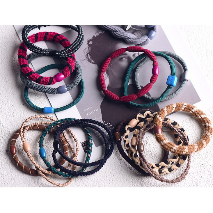 Combo 20 cột tóc đủ mẫu đủ màu ngẫu nhiên. Giá chỉ 55k/20 cái. Hàng luôn có sẵn rất đẹp.