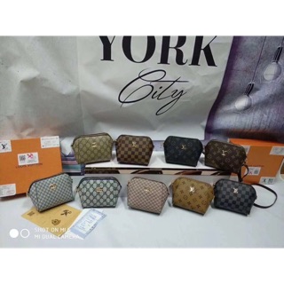 Ví đựng điện thoại LV nhỏ xinh ( chat với shop trước khi đặt hàng)