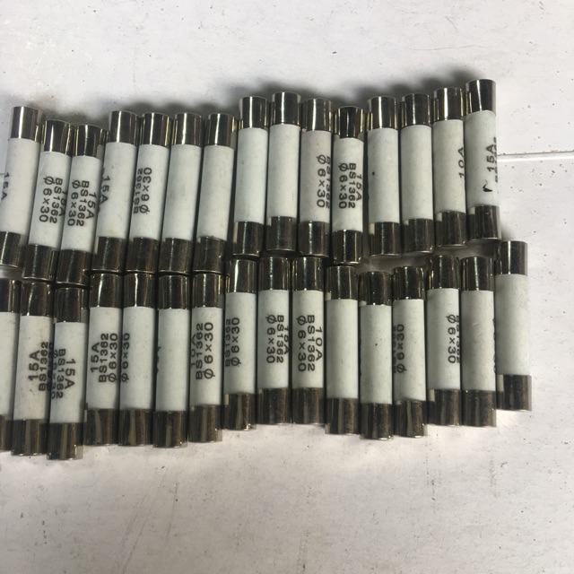 10 cái  cầu chì sứ