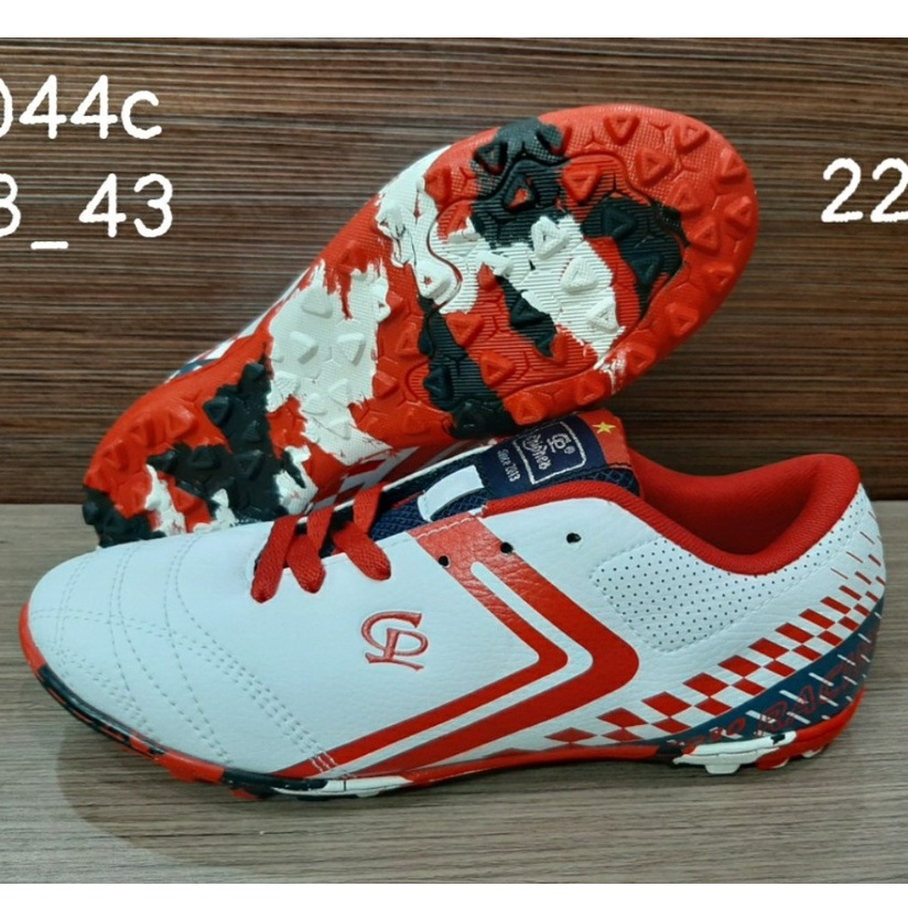 Giầy đá banh Chí Phèo cp024t