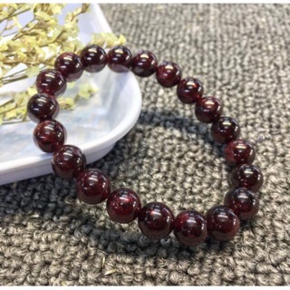 Vòng đá Garnet - ngọc hồng lựu
