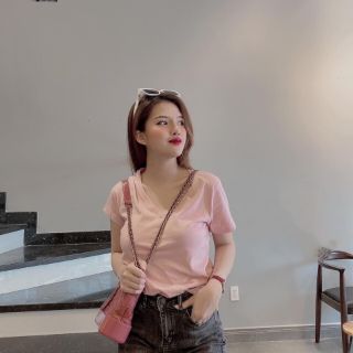 Áo phông nữ gap cổ tim