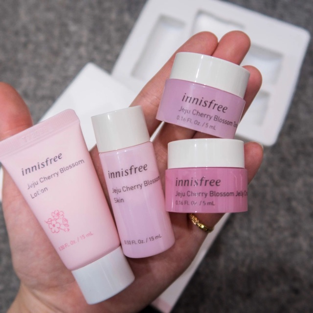 BỘ KIT DƯỠNG TRẮNG CHERRY BLOSSOM INNISFREE