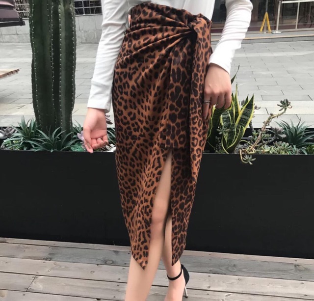 Chân váy da báo vạt buộc | BigBuy360 - bigbuy360.vn