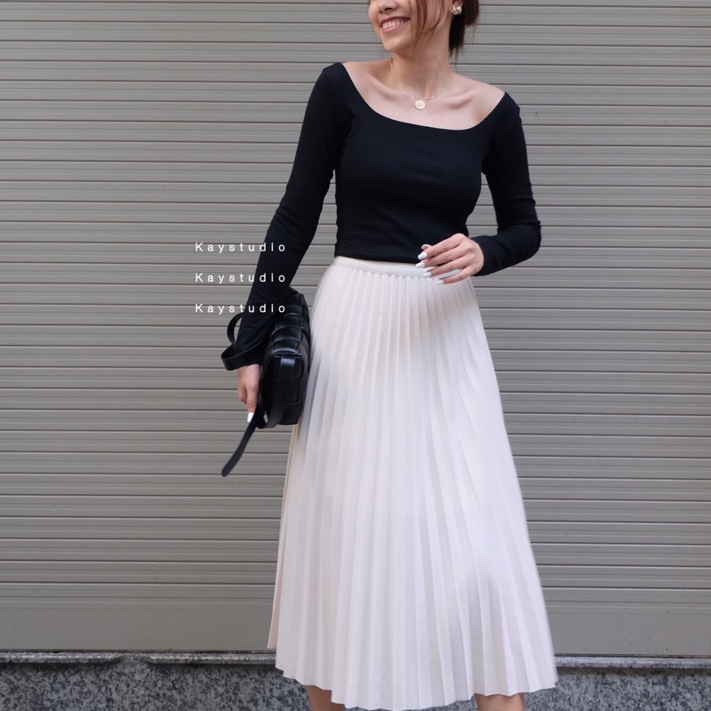 ÁO CROP ĐEN BẸT VAI TD