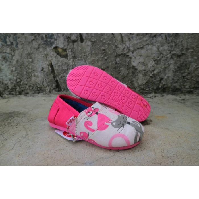 Mã733 ✔Tin tưởng sự tin cậy✔ Giày Slip on Họa Tiết Nhân Vật anva Cho Bé