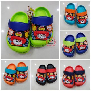 - giày sục có đèn pradogang size 22-27 thái lan