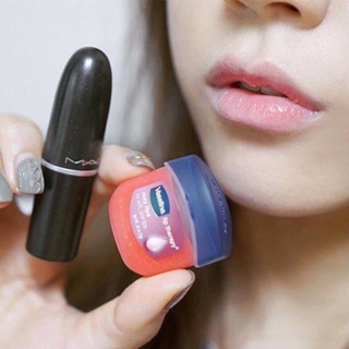 Dưỡng môi Vaseline Rosy Lips Therapy