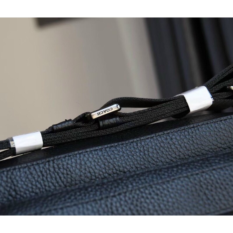 Túi đeo chéo C0ACH WEST CAMERA for men