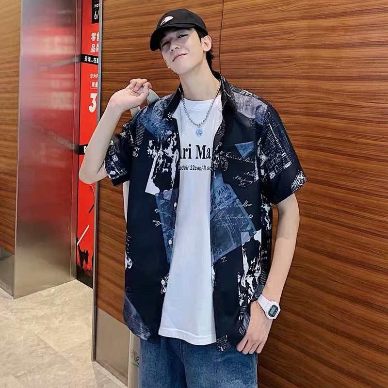 Áo sơ mi tay ngắn họa tiết tờ báo màu trắng đen phong cách hip hop thời trang cho nam
