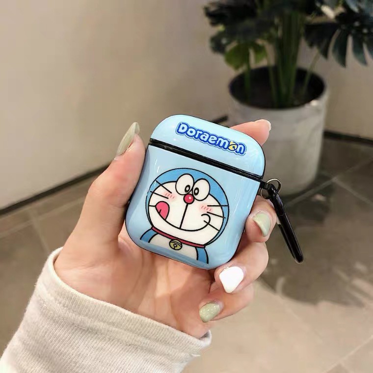 Vỏ Đựng Bảo Vệ Hộp Sạc Tai Nghe Airpods 1 / 2 In Hình Doraemon Dễ Thương