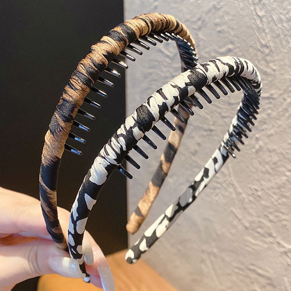 Băng Đô Rửa Mặt Bằng Nhựa Chống Trượt In Họa Tiết Da Báo Phong Cách Hàn Quốc Thanh Lịch Cho Nữ