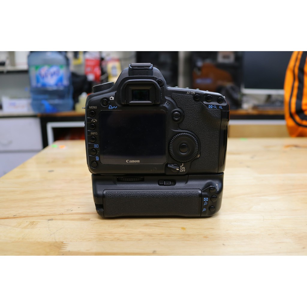Máy ảnh Canon EOS 5D Mark II Body + Grip BG-E6