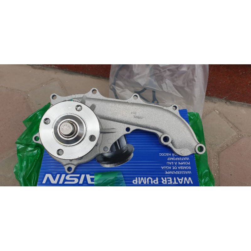 Bơm nước toyota innova 2006-2014 thương hiệu aisin nhật bản