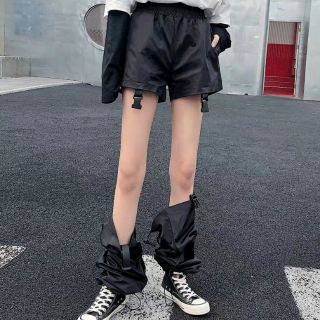 Quần Lisa Black Pink Xẻ Đùi