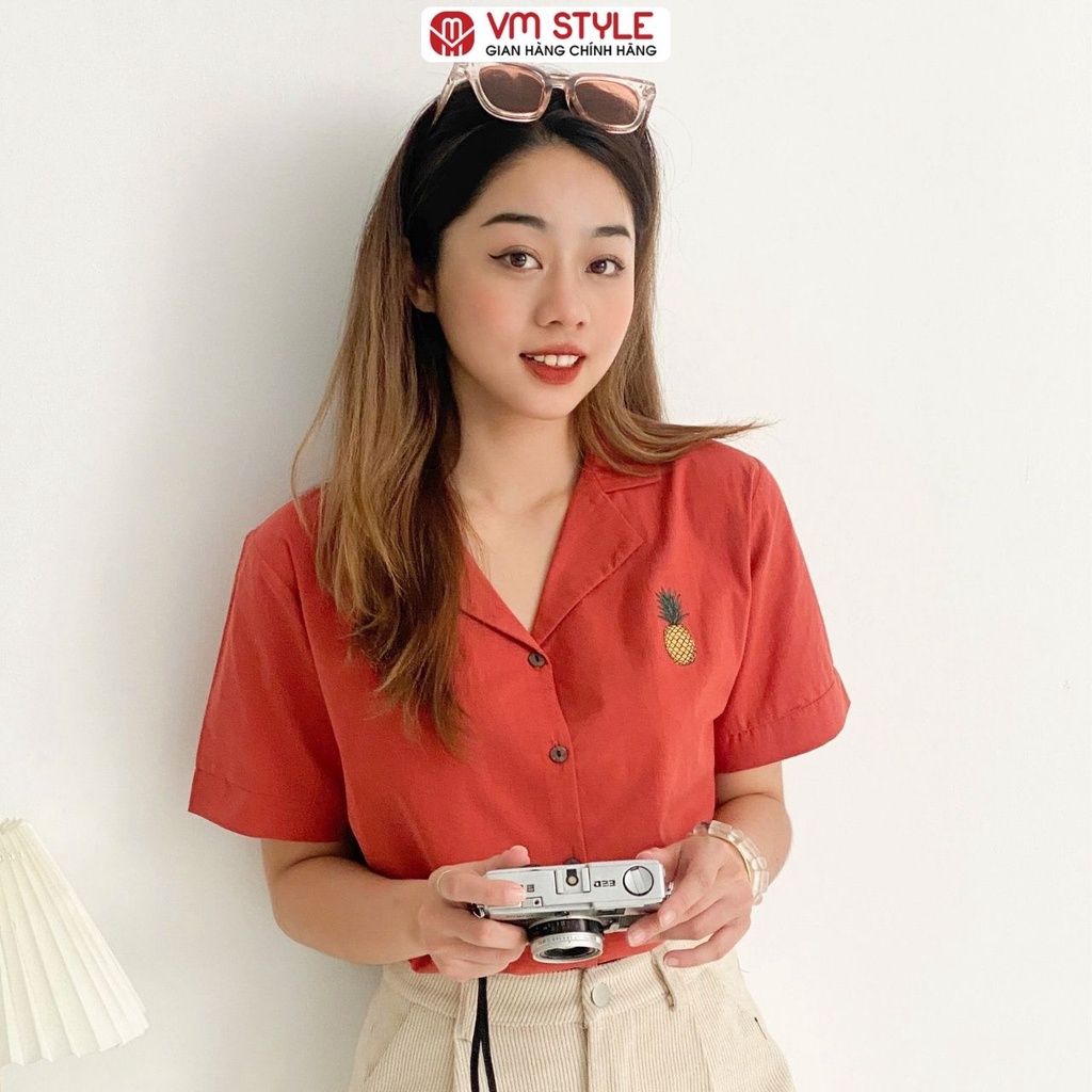 Áo tay ngắn cổ vest thêu trái thơm, áo sơ mi cộc tay thời trang nữ ulzzang Hàn Quốc VM STYLE 22SU012X0801