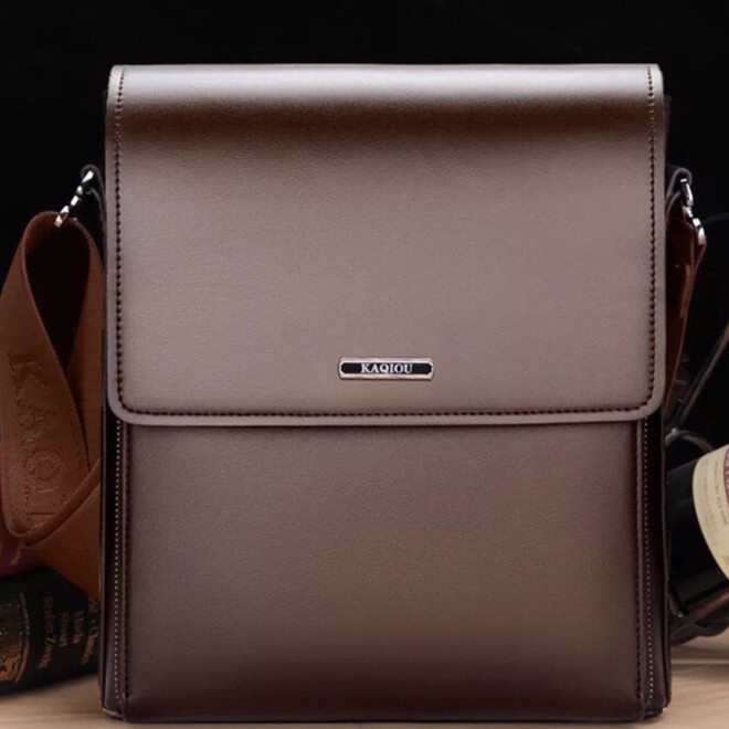 Túi đeo chéo nam da bò cao cấp KAQIOU - KT:C27xR24xS5 cm (Màu: Nâu - Đen) | BigBuy360 - bigbuy360.vn