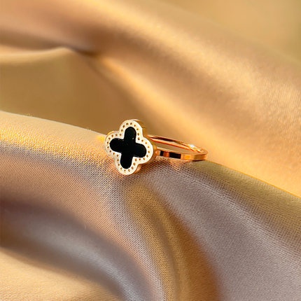 Korean four-leaf clover titanium steel gold female ring