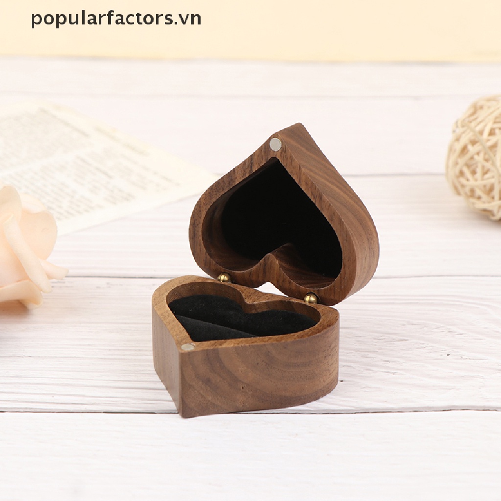 Hộp Đựng Nhẫn Cưới Hình Trái Tim Bằng Gỗ Ốp