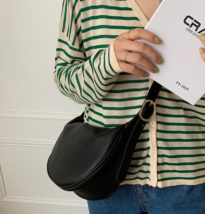 Túi xách IELGY bằng da hình bánh xếp cỡ lớn 30x18x8cm có dây kéo có 3 màu trắng/ đen/ vàng thời trang dành cho nữ