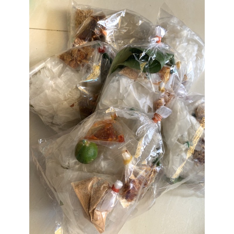 Bánh tránh phơi sương sốt me, ớt rim, muối hành phi | BigBuy360 - bigbuy360.vn