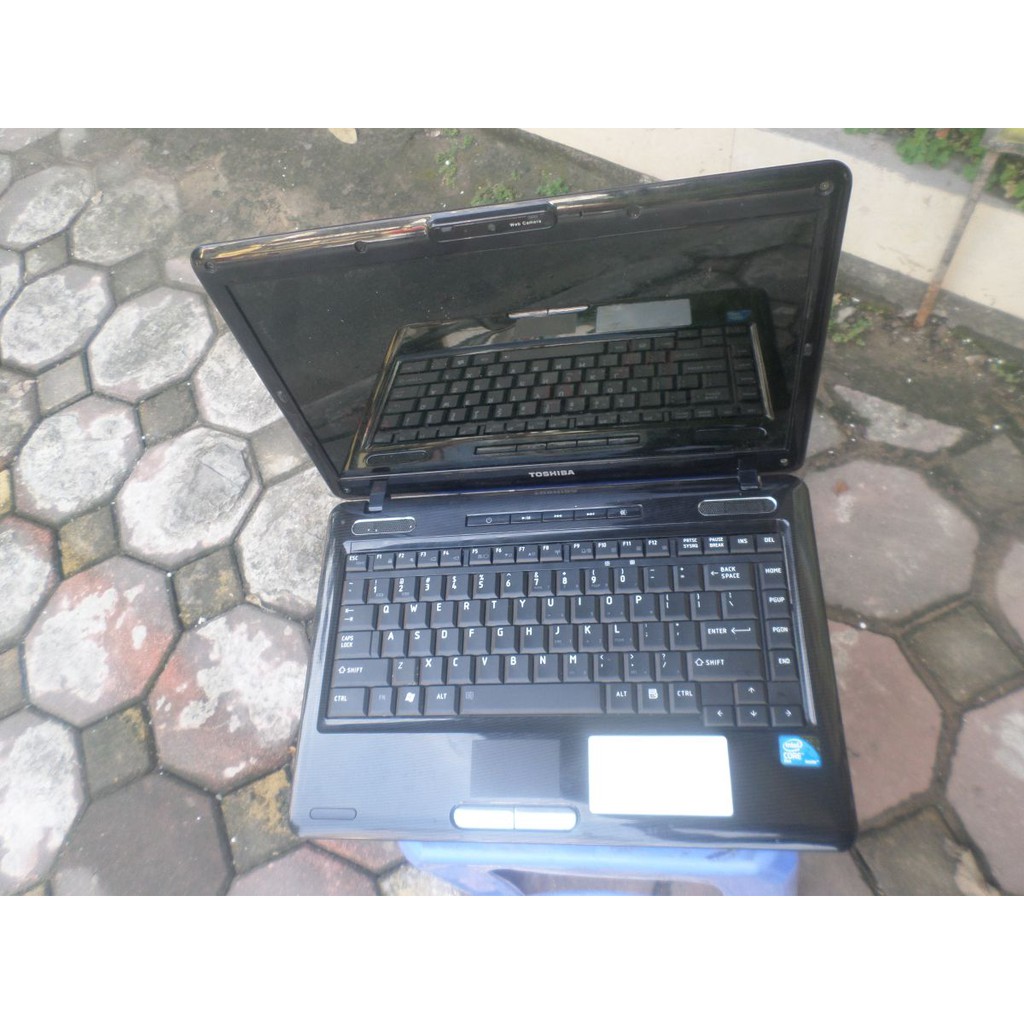 Laptop cũ, Toshiba Satellite L510, máy đời cao màn led HD, hình thức còn rất đẹp 98%