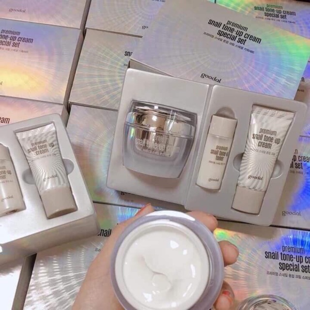 Set kem ốc sên Goodal Premium snail tone up 50ml hàn quốc