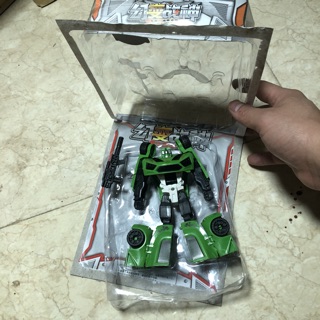 Siêu nhân biến hình ô tô