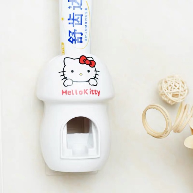 Dụng cụ lấy kem đánh răng và treo bàn chải HeloKitty