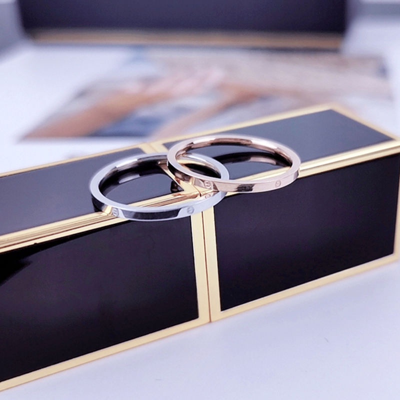 Nhẫn bảng mỏng xinh thép titan không đen không rỉ