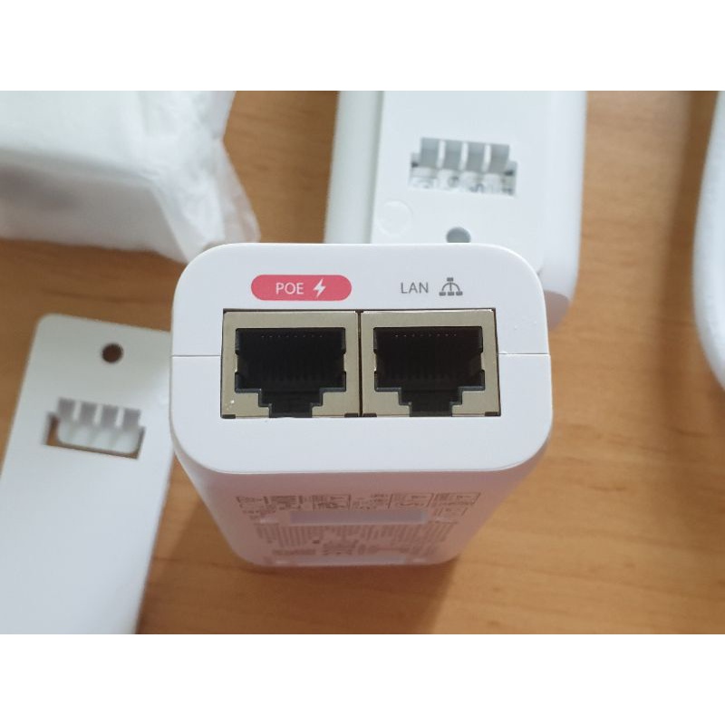 Bộ nguồn Unifi POE gigabit 48V model GP-V480-032G mới màu trắng