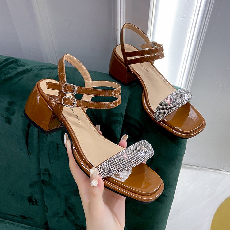 Giày cao gót 4 cm mũi hở gót vuông hở hai dây quai cài bề mặt đính hạt đá đế chống trơn trượt &A55