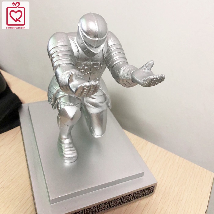 Giá đỡ bút ký kiêm chặn giấy hiệp sĩ Knight bạc để bàn sang trọng - Kèm bút bi kim loại