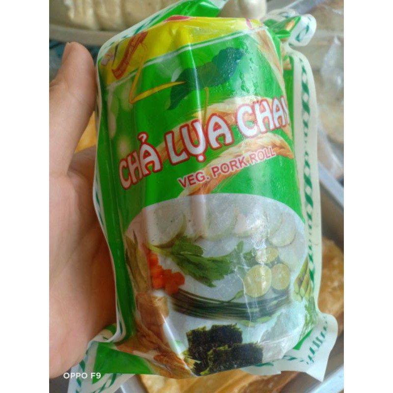 500g chả lụa chay Liên Tâm. chả lụa chay nấu món gì cũng ngon. sản phẩm không hàn the không chất bảo quản..