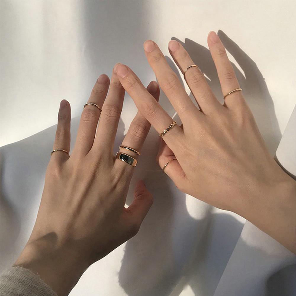 Bộ Nhẫn Tròn Bằng Kim Loại Thiết Kế Tối Giản Cho Nữ
