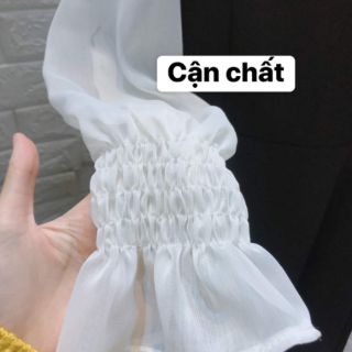 Váy nhung đen phối tay voan
