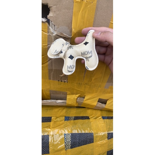 Móc khoá cún MO M treo balo hàng QC