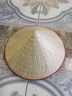 Nón lá trẻ em giá 110k/5 cái