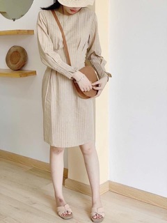 Đầm nude kẻ ô